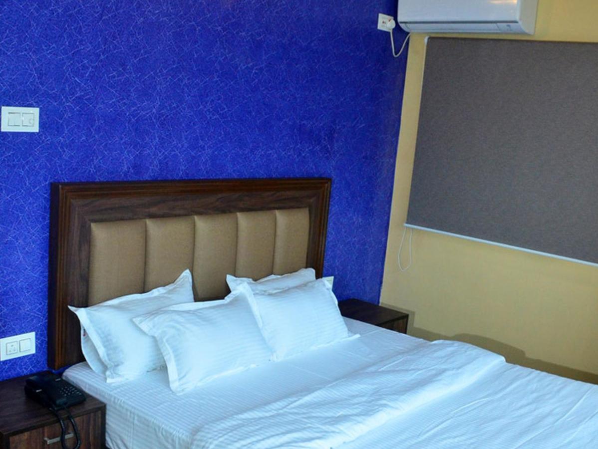 Hotel Aloka Residency Kolkata Bagian luar foto