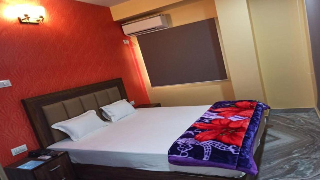 Hotel Aloka Residency Kolkata Bagian luar foto