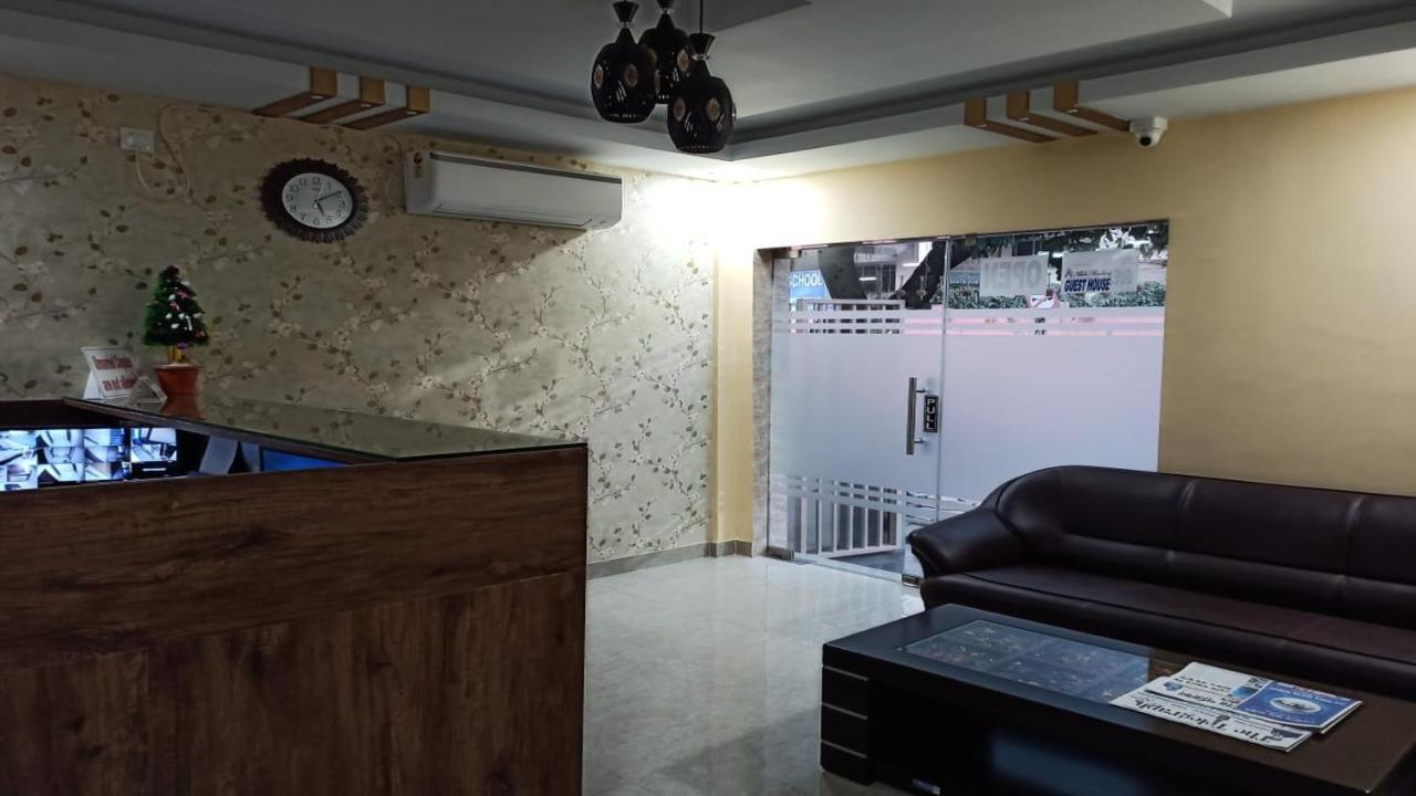 Hotel Aloka Residency Kolkata Bagian luar foto